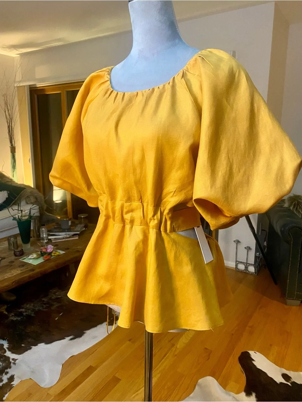 ‘ASTR the Label’ Elegant Yellow Puff-Sleeve Peplum Top - Women